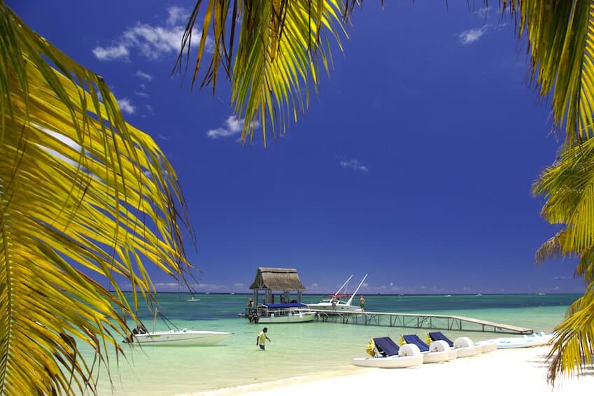 https://www.maurice-villas.com/images/magazine/article_390_2257_1552388963.jpg?utm_source=chatgpt.com